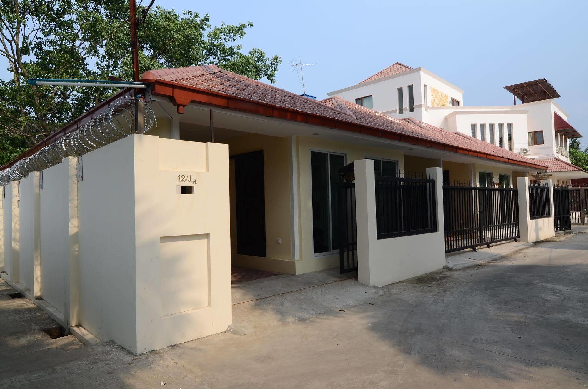 Vista Residence Yangon Exterior photo